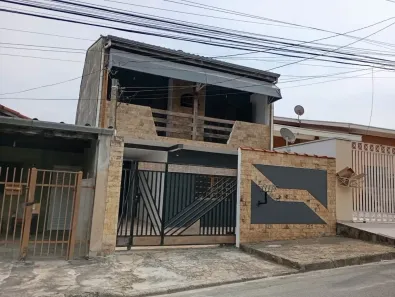 Sobrado com 3 Quartos à venda, 150m² no Vila São José, Taubaté