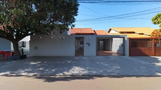 Casa com 3 Quartos para alugar, 223m² no Tiradentes, Campo Grande
