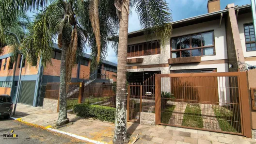 Casa com 3 Quartos à venda, 303m² no Cinqüentenário, Caxias do Sul