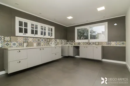 Imóvel Comercial para alugar, 242m² no Auxiliadora, Porto Alegre