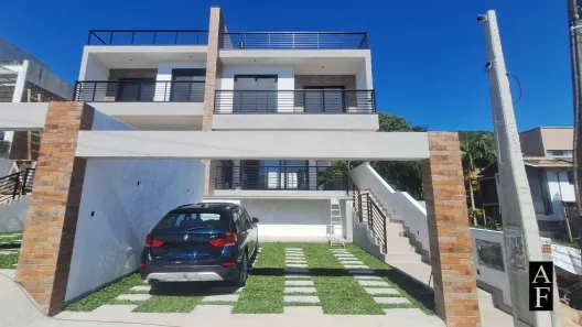 Sobrado com 3 Quartos à venda, 156m² no Centro, Garopaba