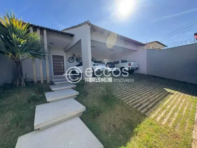 Casa com 4 Quartos à venda, 300m² no Cidade Jardim, Uberlândia