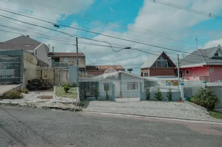 Casa com 3 Quartos à venda, 135m² no Pinheirinho, Curitiba