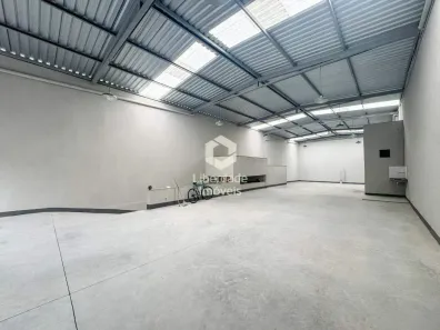Galpão/Depósito/Armazém para alugar, 450m² no Caiçaras, Belo Horizonte