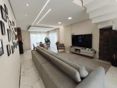Casa com 4 Quartos à venda, 312m² no Xaxim, Curitiba