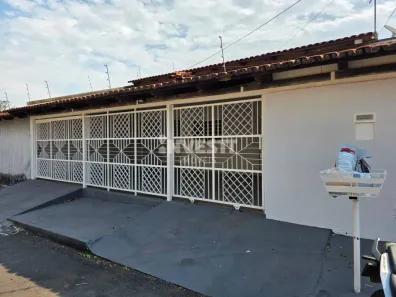 Casa com 3 Quartos para alugar, 250m² no Goiânia 2, Goiânia