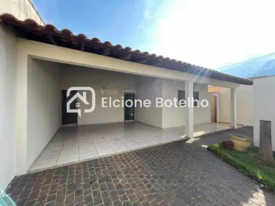 Casa com 3 Quartos para alugar, 197m² no Presidente Roosevelt, Uberlândia
