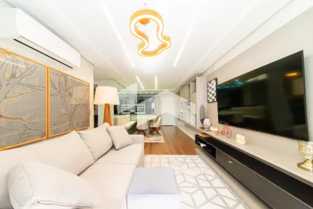 Apartamento com 2 Quartos para alugar, 76m² no Centro, Curitiba