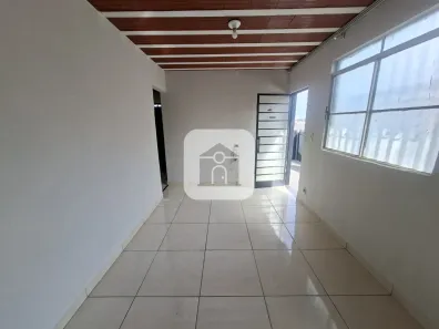 Casa com 4 Quartos para alugar, 120m² no Presidente Roosevelt, Uberlândia