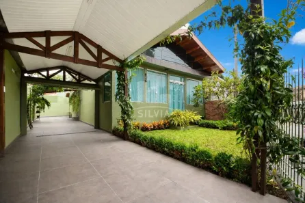 Casa com 2 Quartos à venda, 150m² no Novo Mundo, Curitiba