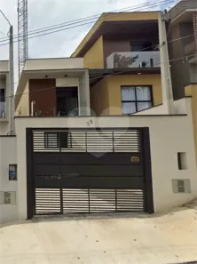 Sobrado com 2 Quartos à venda, 136m² no Arujamérica, Arujá