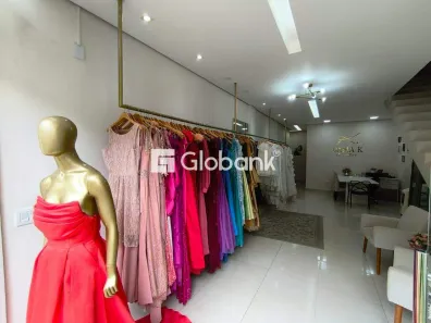 Sala Comercial para alugar, 250m² no Ibituruna, Montes Claros