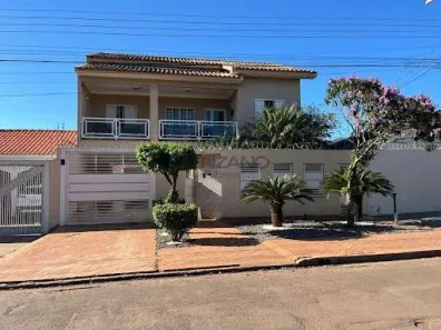 Sobrado com 3 Quartos à venda, 302m² no Jardim Nhanhá, Campo Grande