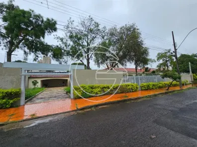 Casa com 3 Quartos para alugar, 300m² no Centro, Marília