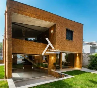 Casa com 3 Quartos para alugar, 300m² no Jardim Morumbi, São Paulo