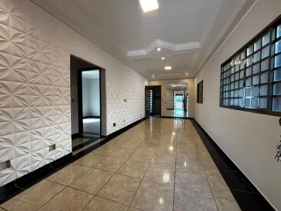 Casa com 4 Quartos à venda, 187m² no Planalto, Uberlândia