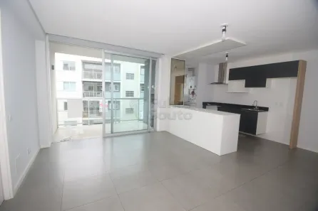 Apartamento com 2 Quartos para alugar, 81m² no Três Vendas, Pelotas