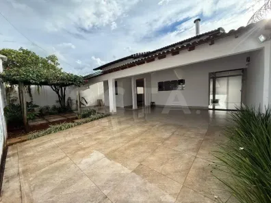 Casa com 2 Quartos à venda, 147m² no Jardim Inconfidência, Uberlândia