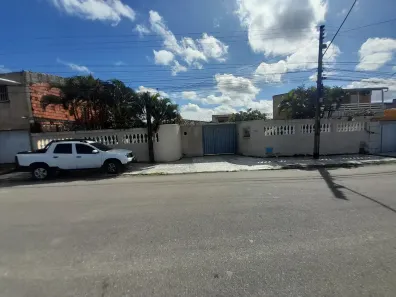 Casa com 5 Quartos à venda, 170m² no Boa Vista-Castelão, Fortaleza