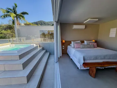 Casa de Condomínio com 6 Quartos para venda ou aluguel, 260m² no Bairro de Juquehy, São Sebastião