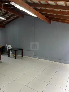Casa com 4 Quartos à venda, 250m² no Laranjeiras, Uberlândia