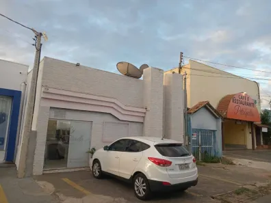 Sala Comercial à venda, 300m² no Jardim Petrópolis, Cuiabá