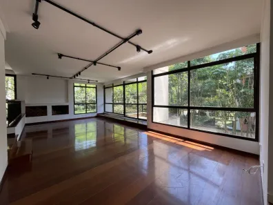 Apartamento com 3 Quartos para alugar, 250m² no Real Parque, São Paulo
