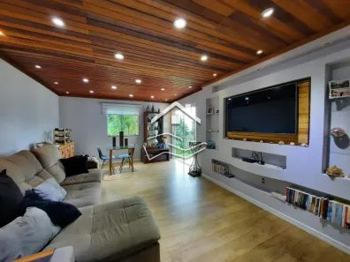 Casa com 5 Quartos para venda ou aluguel, 300m² no Araras, Petrópolis
