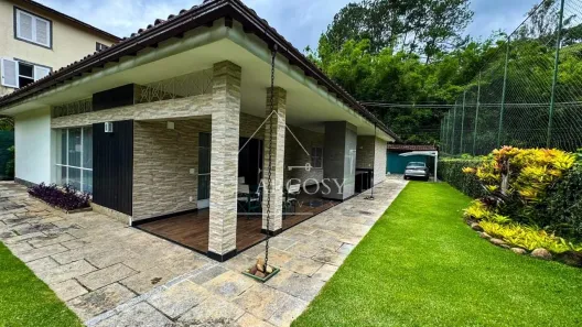 Casa de Condomínio com 5 Quartos à venda, 226m² no Itaipava, Petrópolis
