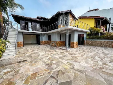 Casa com 5 Quartos para alugar, 170m² no Krahe, Viamão