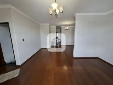 Sobrado com 3 Quartos para alugar, 118m² no Brasil, Uberlândia