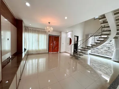 Casa com 5 Quartos à venda, 250m² no Flores, Manaus