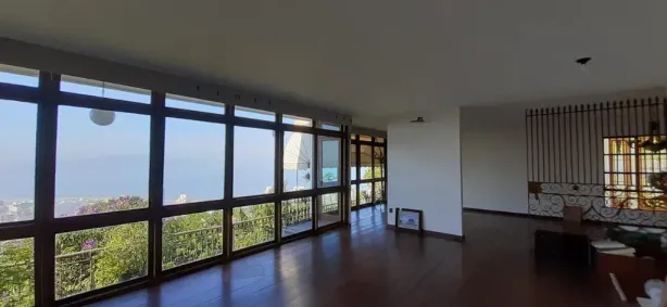 Casa com 5 Quartos à venda, 889m² no Marapé, Santos