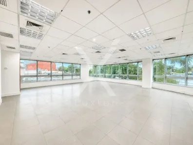 Sala Comercial para alugar, 159m² no Chácara das Pedras, Porto Alegre