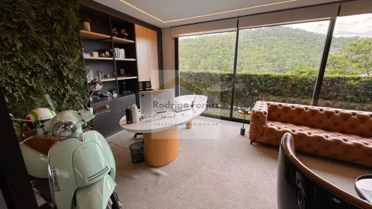 Casa com 4 Quartos para alugar, 790m² no Tamboré, Barueri