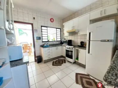 Casa com 3 Quartos à venda, 135m² no Jardim América, Presidente Prudente
