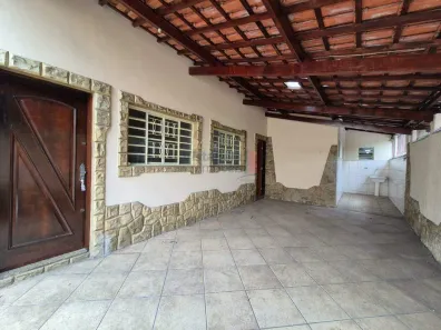 Casa com 2 Quartos para alugar, 80m² no Vila São José, Taubaté
