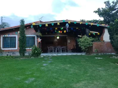 Casa de Condomínio com 4 Quartos para alugar, 150m² no Gravatá Centro, Gravatá