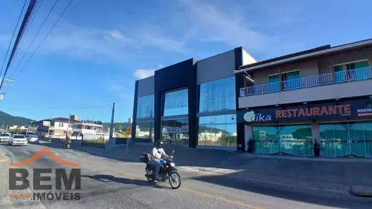 Sala Comercial à venda, 725m² no Cedro, Camboriú