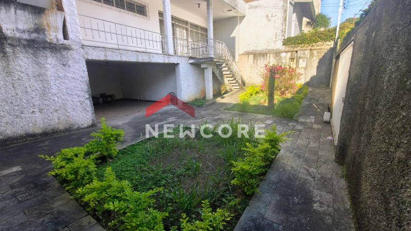 Casa com 3 quartos — Cidade Nova, Belo Horizonte