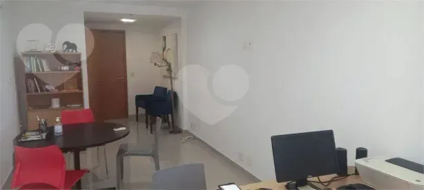 Sala Comercial à venda, 30m² no Centro, Niterói