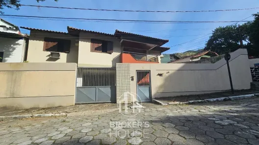 Casa com 6 Quartos à venda, 315m² no Fradinhos, Vitória