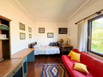 Casa com 6 Quartos à venda, 10000m² no Bela Suiça, Londrina