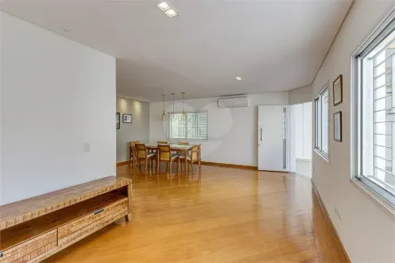 Sobrado com 4 Quartos à venda, 272m² no Jardim Prudência, São Paulo
