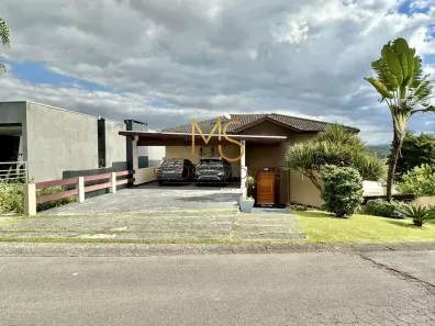 Casa com 3 Quartos à venda, 330m² no Pousada dos Bandeirantes, Carapicuíba