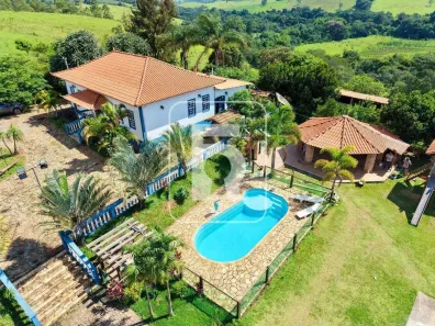 Fazenda/Sítio com 4 Quartos à venda, 150m² no Centro, São Brás do Suaçuí