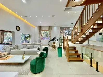 Sobrado com 4 Quartos à venda, 1400m² no Chácara dos Lagos, Carapicuíba