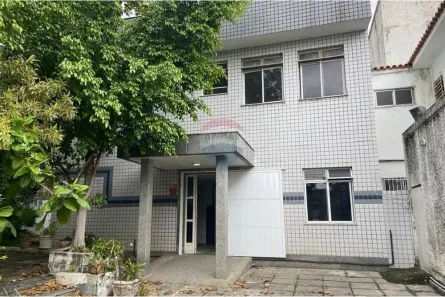 Prédio Comercial com 16 Quartos à venda, 280m² no Senador Camará, Rio de Janeiro