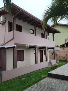 Casa com 5 Quartos à venda, 230m² no Rio Tavares, Florianópolis