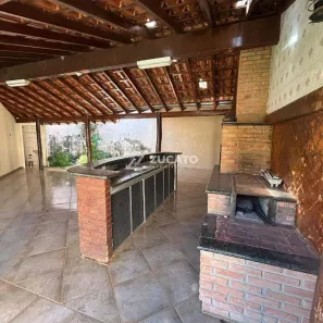 Casa com 3 Quartos para alugar, 219m² no Jardim São Bento, Uberaba